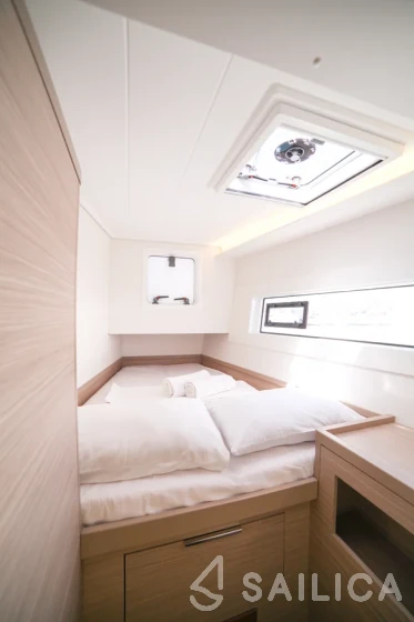 Lagoon 40 - Yacht Charter Sailica