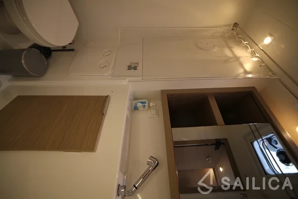 Lagoon 40 - Yacht Charter Sailica