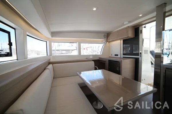 Lagoon 40 - Yacht Charter Sailica