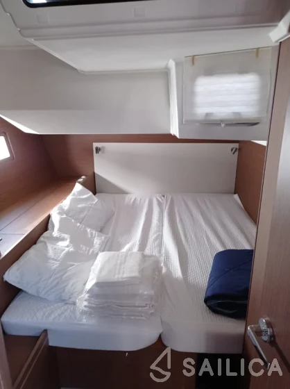 Oceanis 51.1 - Yacht Charter Sailica