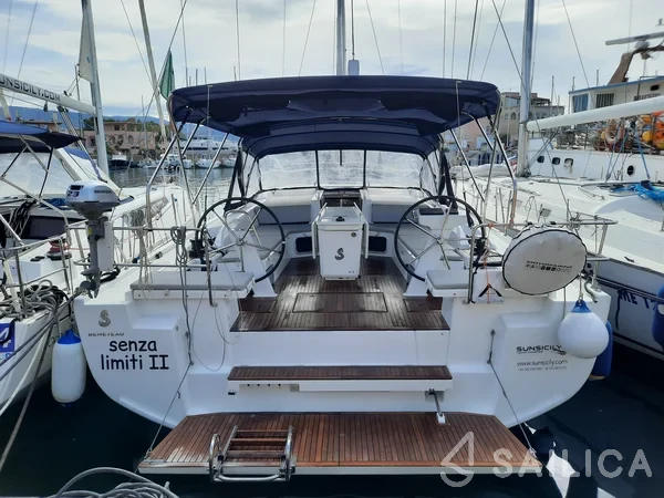 Oceanis 51.1 - Yacht Charter Sailica