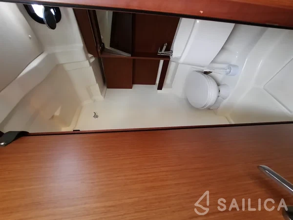 Oceanis 51.1 - Yacht Charter Sailica