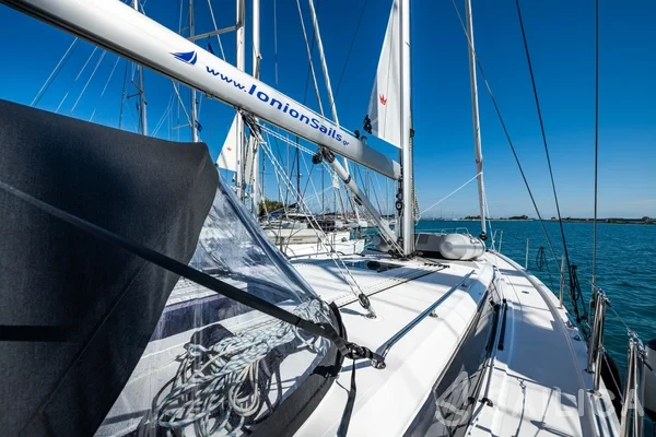 Bavaria C42 - Yacht Charter Sailica