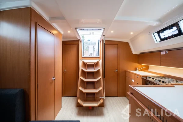 Bavaria C42 - Yacht Charter Sailica