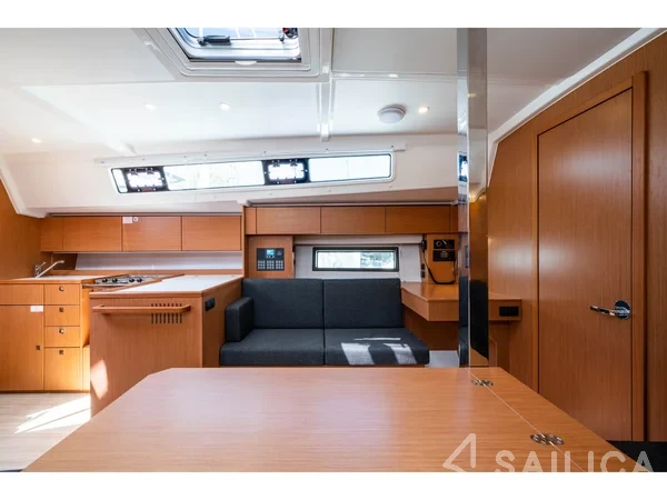 Bavaria C42 - Yacht Charter Sailica