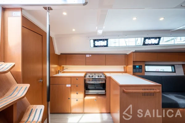 Bavaria C42 - Yacht Charter Sailica