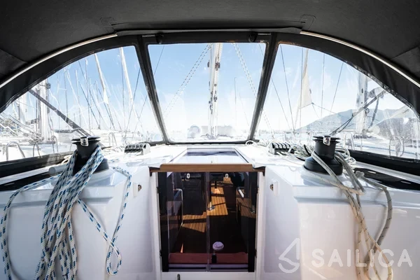 Bavaria C42 - Yacht Charter Sailica