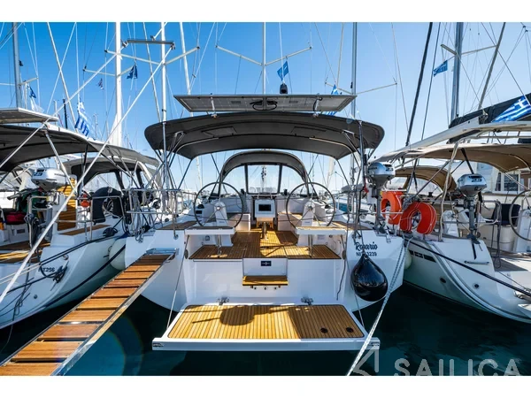 Bavaria C42 - Yacht Charter Sailica