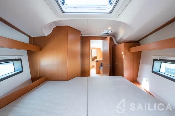 Bavaria C42 - Yacht Charter Sailica