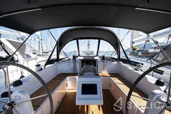 Bavaria C42 - Yacht Charter Sailica