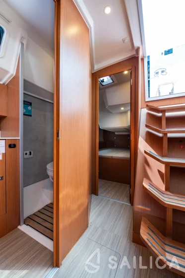 Bavaria C42 - Yacht Charter Sailica