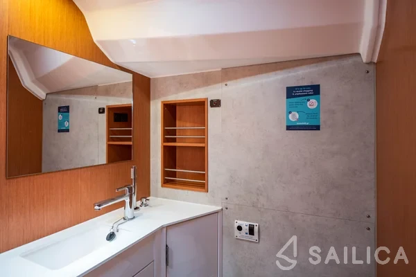 Bavaria C42 - Yacht Charter Sailica