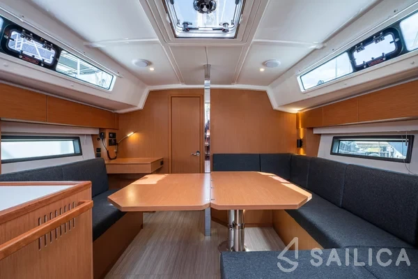 Bavaria C42 - Yacht Charter Sailica