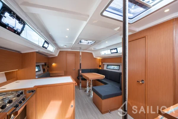 Bavaria C42 - Yacht Charter Sailica