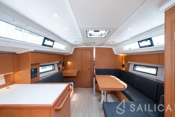 Bavaria C42 - Yacht Charter Sailica