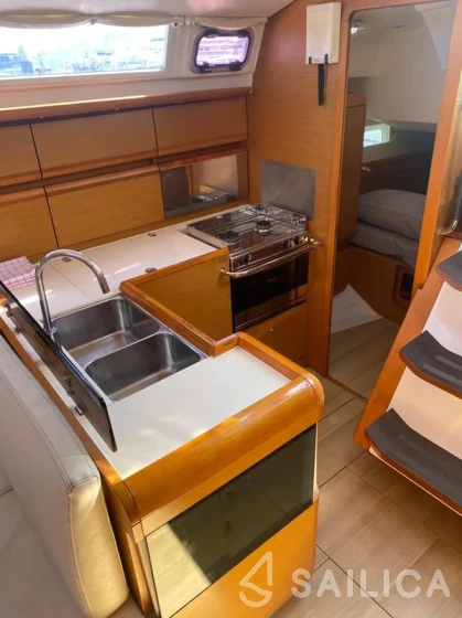 Sun Odyssey 409 - Yacht Charter Sailica