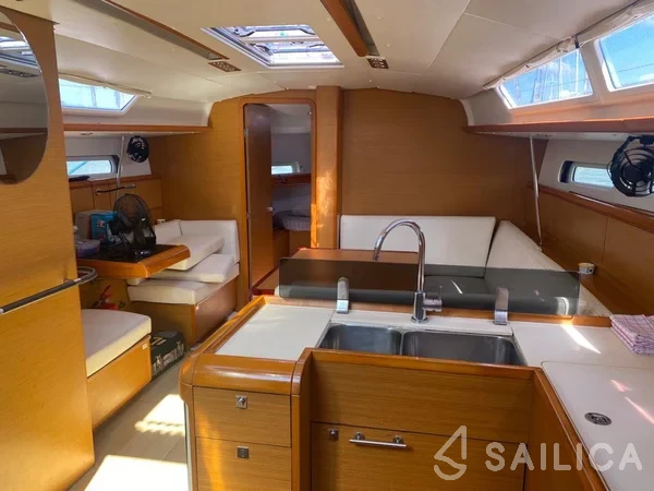Sun Odyssey 409 - Yacht Charter Sailica
