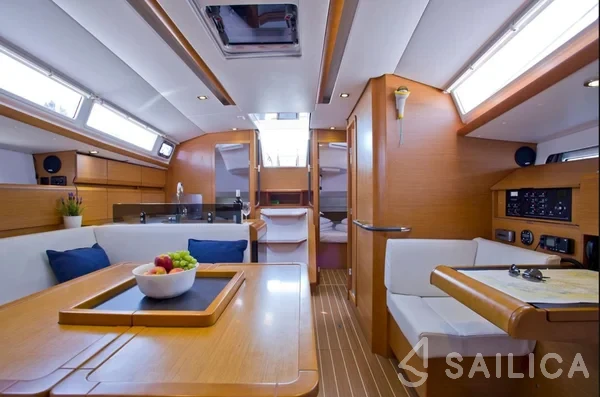 Sun Odyssey 409 - Yacht Charter Sailica