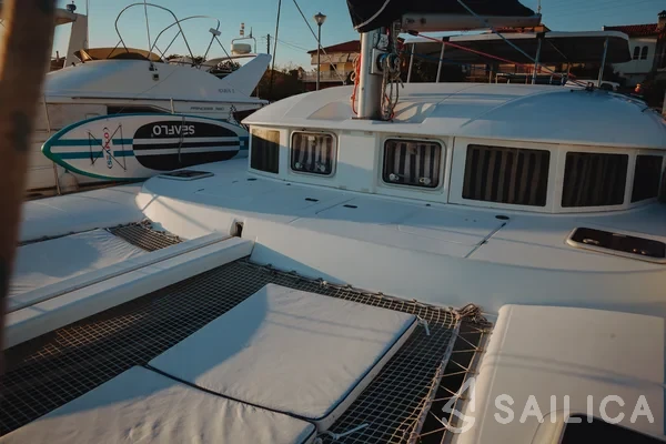 Lagoon 380 - Yacht Charter Sailica