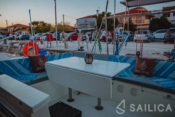 Lagoon 380 - Yacht Charter Sailica