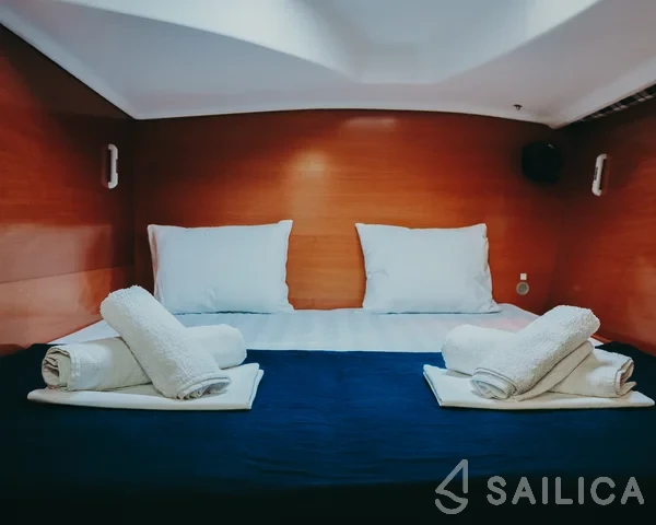 Lagoon 380 - Yacht Charter Sailica
