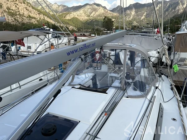 Oceanis 34.1 - Yacht Charter Sailica