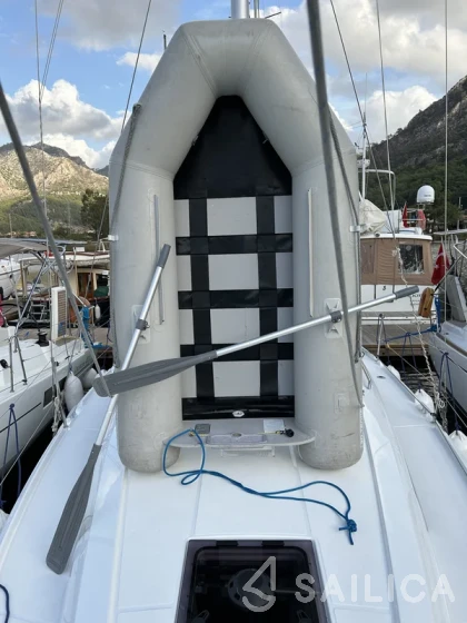 Oceanis 34.1 - Yacht Charter Sailica