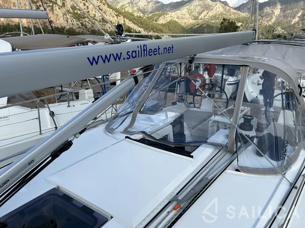 Oceanis 34.1 - Yacht Charter Sailica