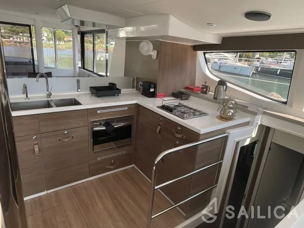 Bali 4.6 - Yacht Charter Sailica