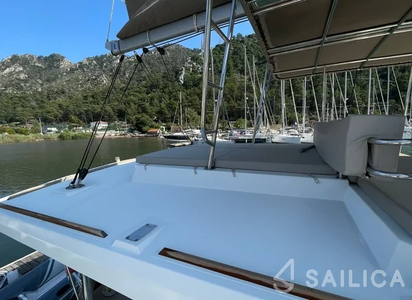 Bali 4.6 - Yacht Charter Sailica