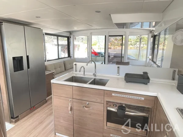 Bali 4.6 - Yacht Charter Sailica