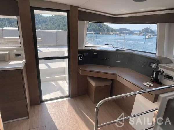 Bali 4.6 - Yacht Charter Sailica