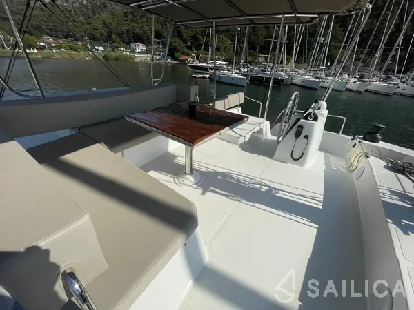 Bali 4.6 - Yacht Charter Sailica