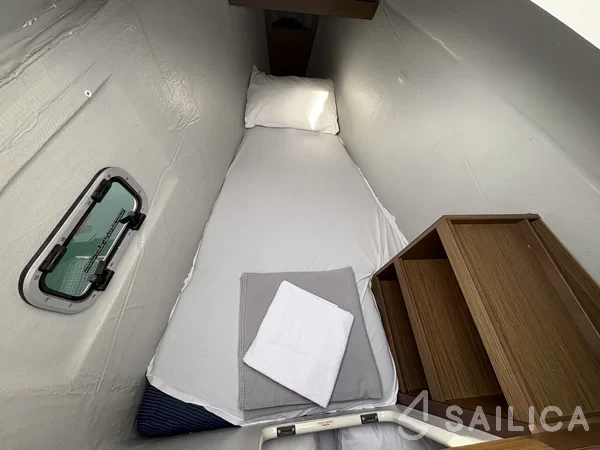 Lagoon 42 - Yacht Charter Sailica