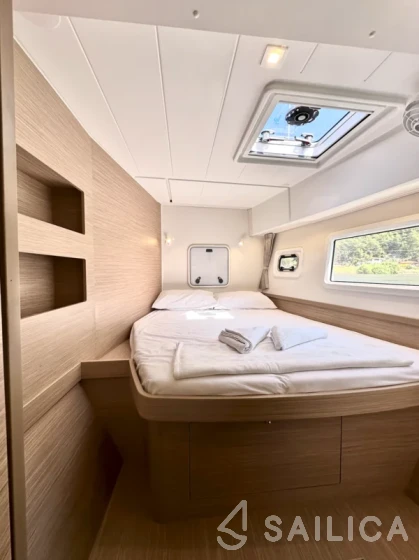 Lagoon 42 - Yacht Charter Sailica