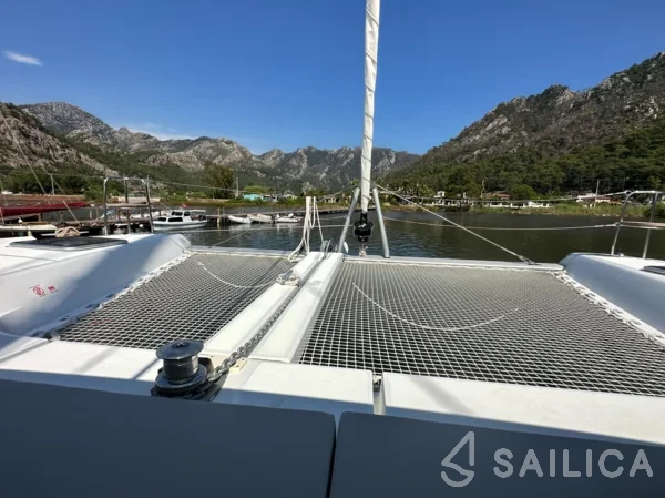 Lagoon 42 - Yacht Charter Sailica