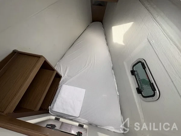 Lagoon 42 - Yacht Charter Sailica