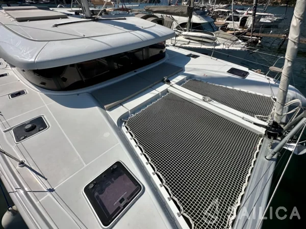 Lagoon 42 - Yacht Charter Sailica