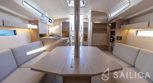 Oceanis 34.1 - Yacht Charter Sailica