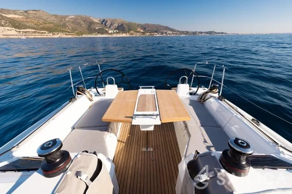 Oceanis 34.1 - Yacht Charter Sailica