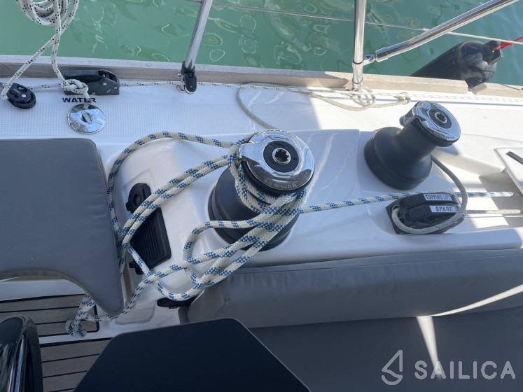 Bavaria Vision 42 - Yacht Charter Sailica