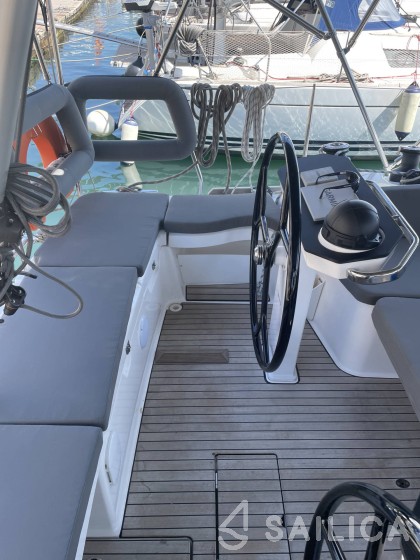 Bavaria Vision 42 - Yacht Charter Sailica