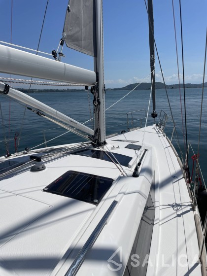Bavaria Vision 42 - Yacht Charter Sailica