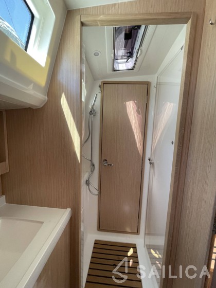 Bavaria Vision 42 - Yacht Charter Sailica