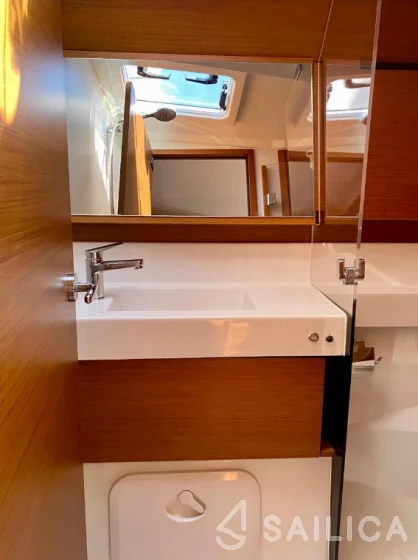 Sun Odyssey 410 - Yacht Charter Sailica