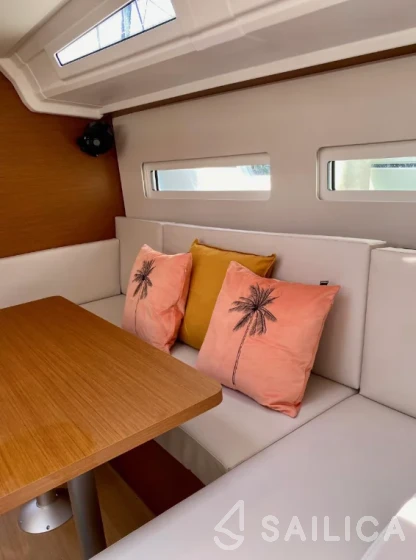 Sun Odyssey 410 - Yacht Charter Sailica