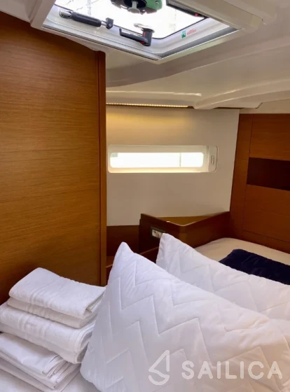 Sun Odyssey 410 - Yacht Charter Sailica