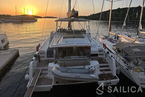 Bali 4.6 - Yacht Charter Sailica