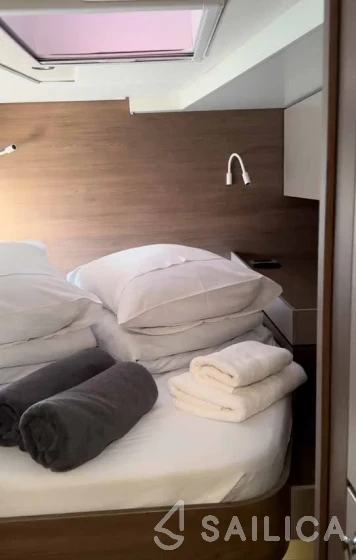 Bali 4.6 - Yacht Charter Sailica