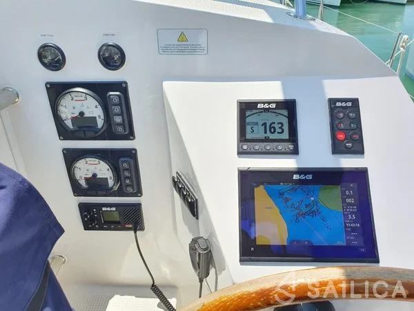 Island Spirit 410 - Yacht Charter Sailica